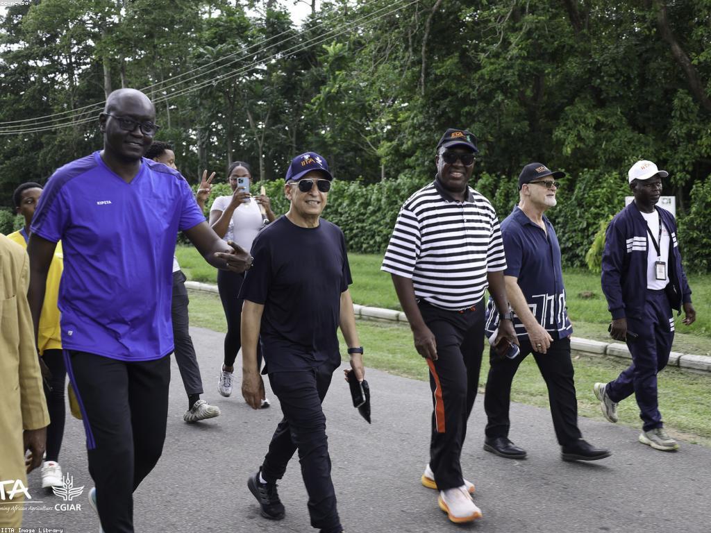 អត្ថប្រយោជន៍នៃការប្រកួតលើវប្បធម៌សកល